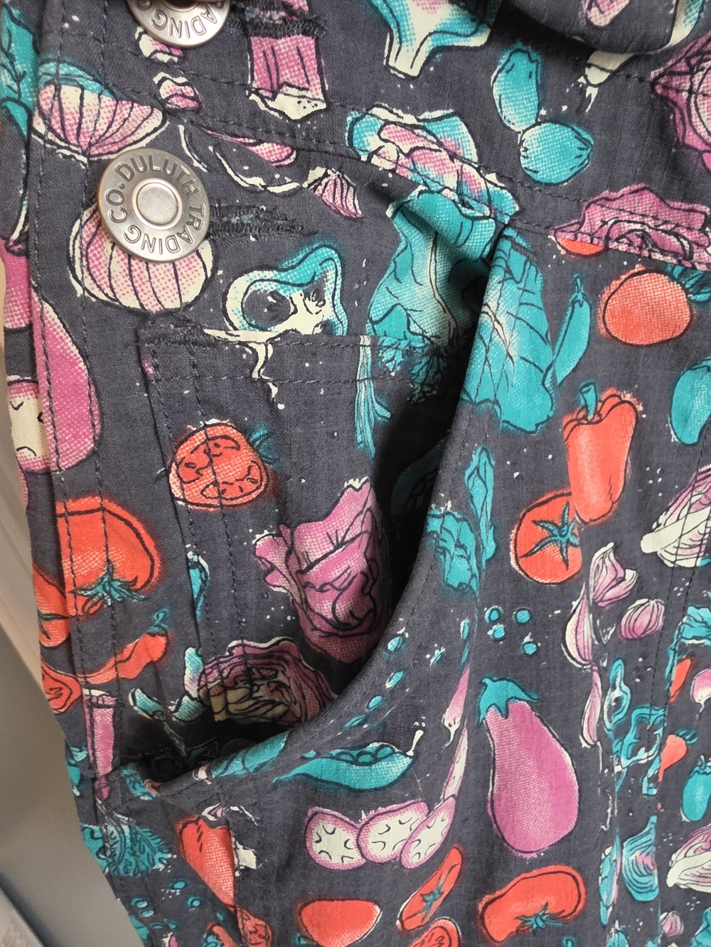 garden veggies Print Overall shorts loads of pockets - Picture 3 of 7